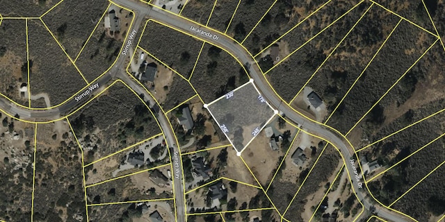 25041 Jacaranda Dr, Tehachapi, CA 93561