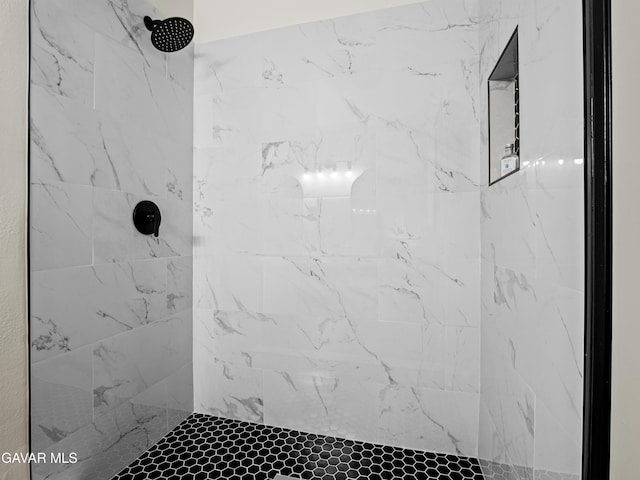 2350 W W Ave N Unit 12, Palmdale, CA 93551 - full bath featuring tiled shower