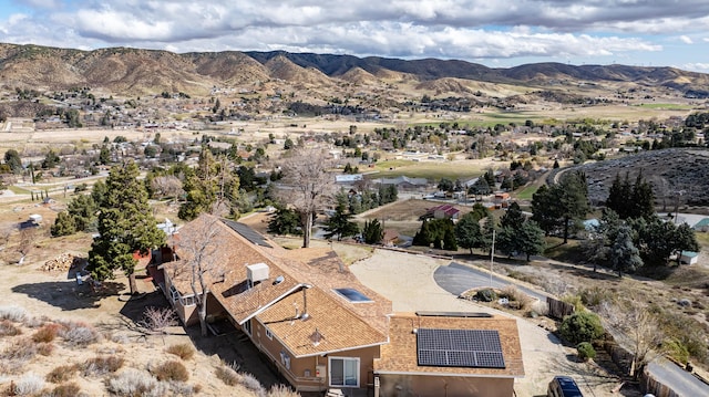 bird's eye view featuring a mountain view