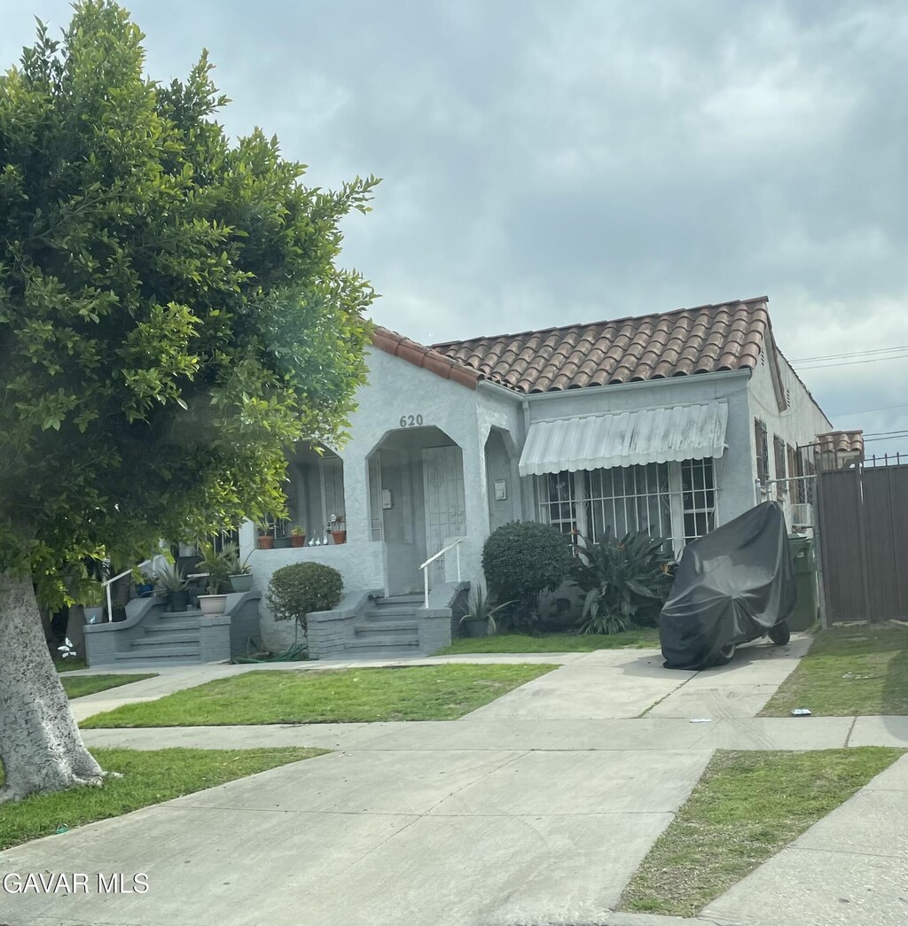 620 E 84th St, Los Angeles, CA 90001 - photo 1