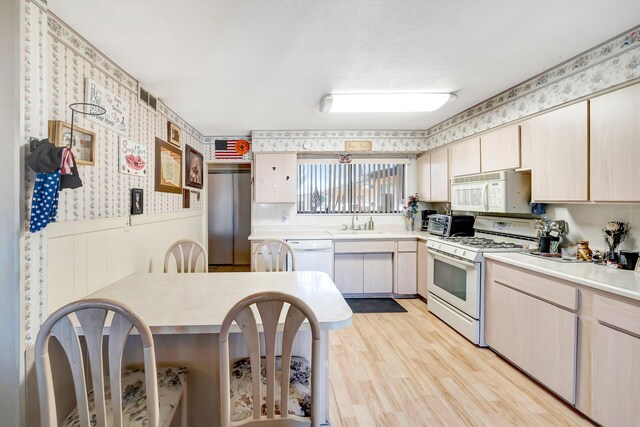 821 W Holguin St, Lancaster, CA 93534 - photo 18
