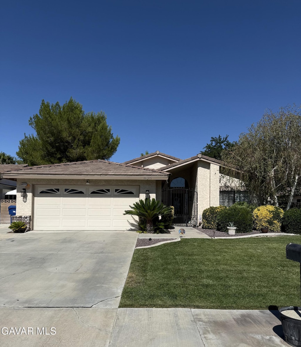 44315 W 31st St, Lancaster, CA 93536 - photo 1
