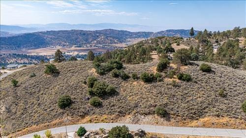 Listing photo 2 for 25201 Jacaranda Dr, Tehachapi CA 93561