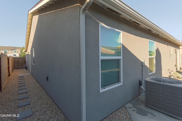 6116 Commonwealth Ave, Bakersfield, CA 93313 - view of property exterior featuring stucco siding