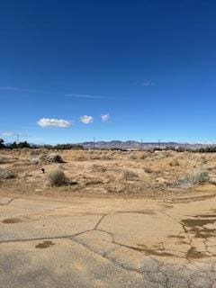 Listing photo 3 for 0 Landis Dr, California City CA 93505