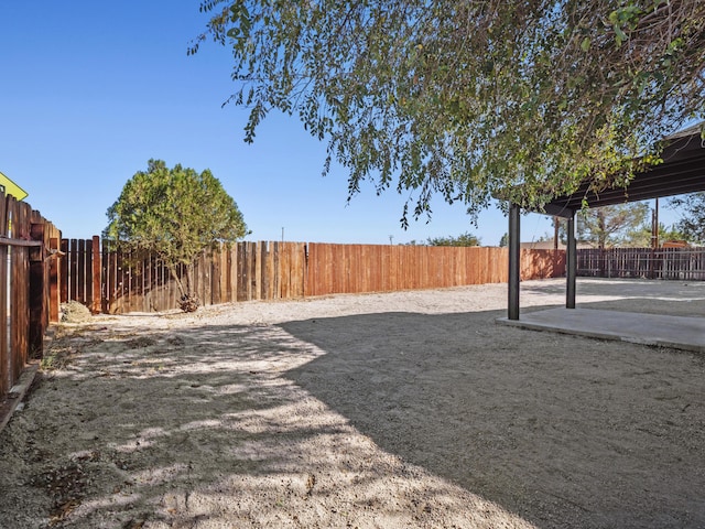 view of yard featuring a patio