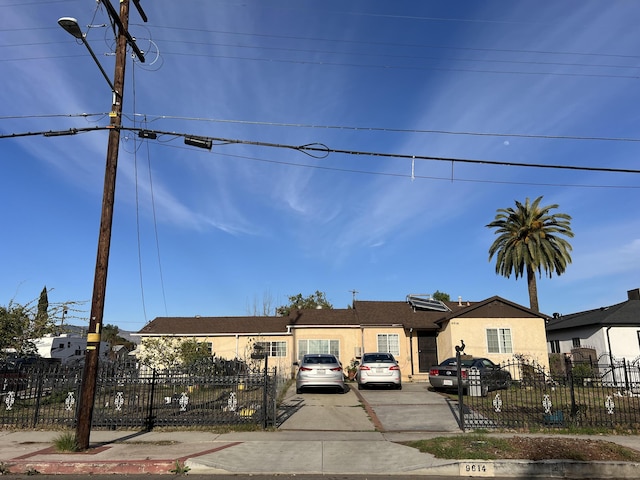 view of front of property