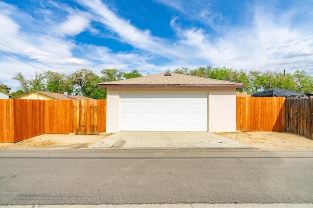44251 Date Ave, Lancaster, CA 93534 - detached garage with fence