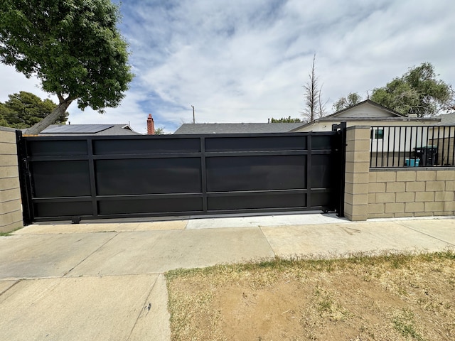 43744 Beech Ave, Lancaster, CA 93534 - view of gate