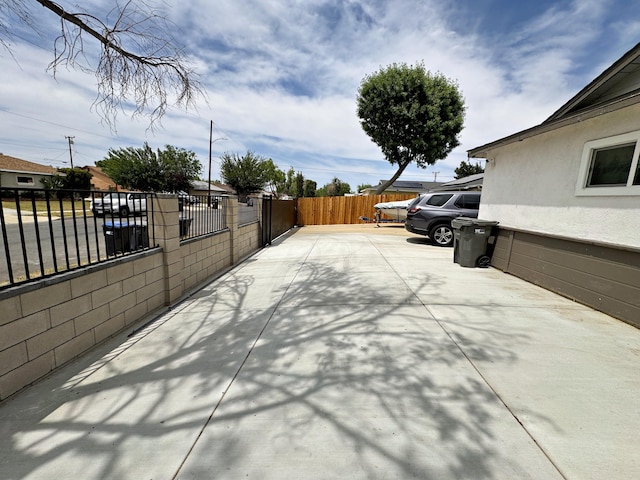 43744 Beech Ave, Lancaster, CA 93534 - view of patio / terrace