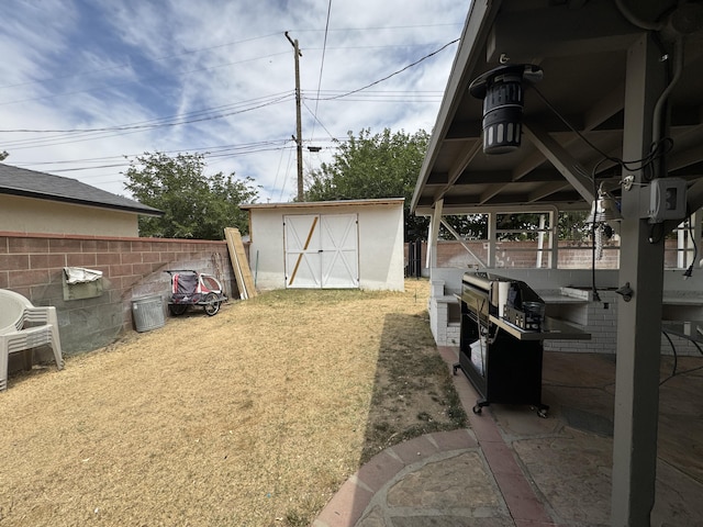 43744 Beech Ave, Lancaster, CA 93534 - view of yard
