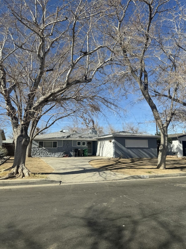 43735 Hardwood Ave, Lancaster, CA 93534 - photo 1