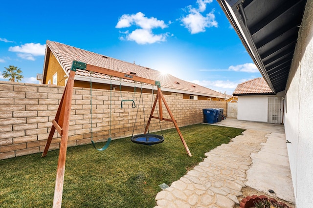 view of yard featuring a patio area