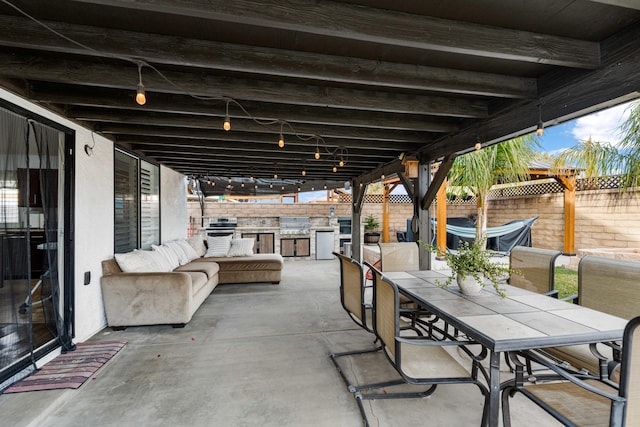 view of patio / terrace with an outdoor kitchen