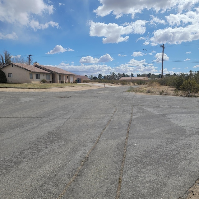 Listing photo 3 for Ives Dr, California City CA 93505