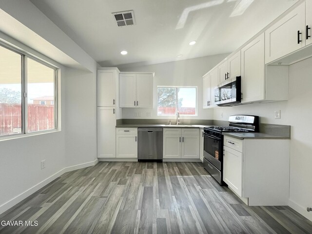 10779 Begonia St, Adelanto, CA 92301