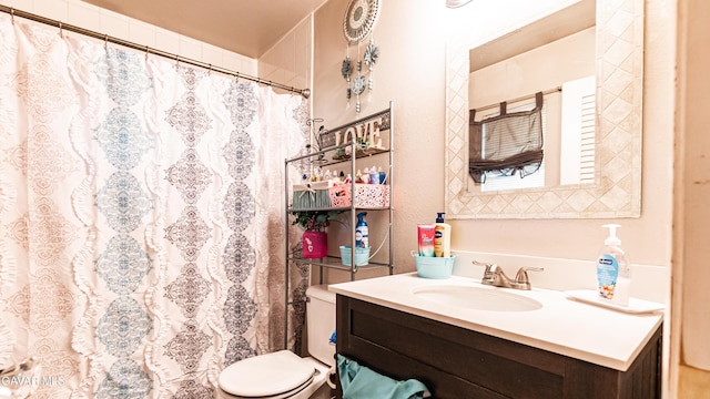 2839 Minford St, Lancaster, CA 93536 - full bathroom with vanity and curtained shower