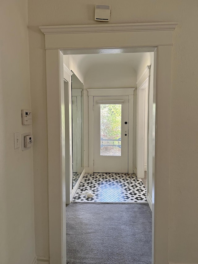 entryway featuring carpet