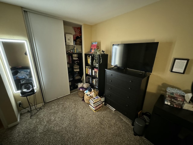 bedroom with carpet