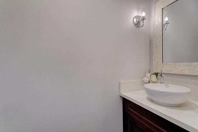 3047 Lou St, Hilo, HI 96720 - bathroom with vanity
