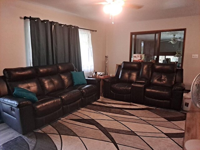 11-3193 Hibiscus St, Mountain View, HI 96771 - tiled living area featuring a ceiling fan