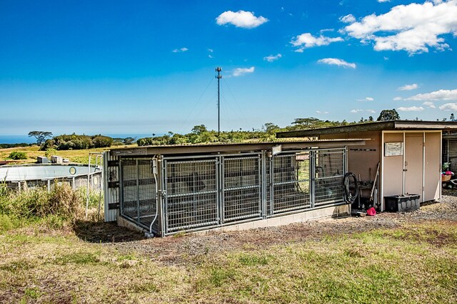 17-8160 N Kulani Rd, Mountain View, HI 96771 - view of outdoor structure featuring an exterior structure