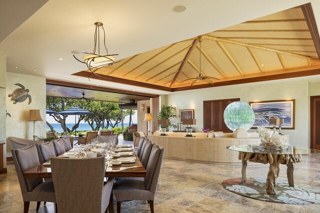 68-1015 Pauoa Way, Kamuela, HI 96743 - dining area with vaulted ceiling