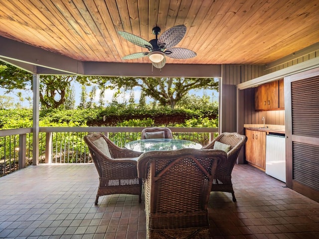 78-261 Manukai St Unit 201, Kailua-Kona, HI 96740 - view of patio / terrace featuring ceiling fan, outdoor dining area, and a sink