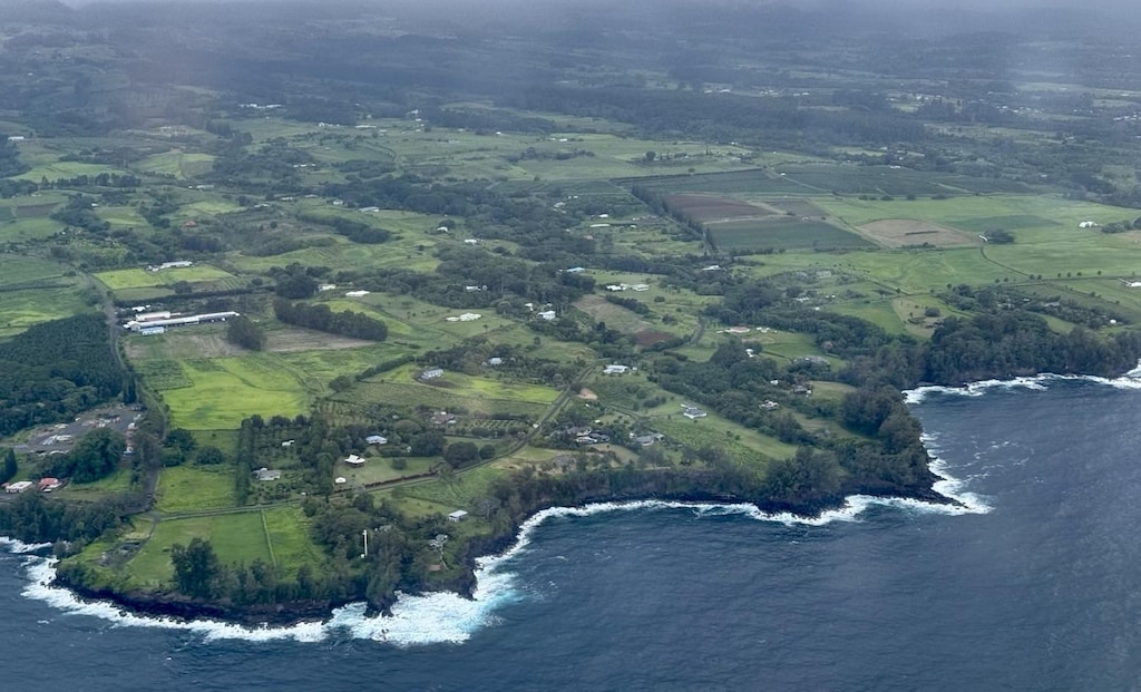 28 Beach Rd, Pepeekeo, HI 96783