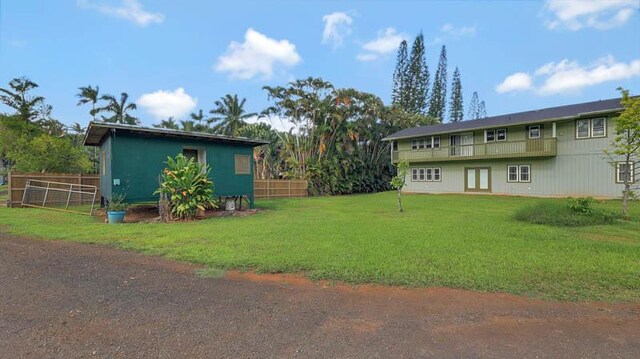 6573-E Puupilo Rd, Kapaa, HI 96746 - view of yard featuring french doors