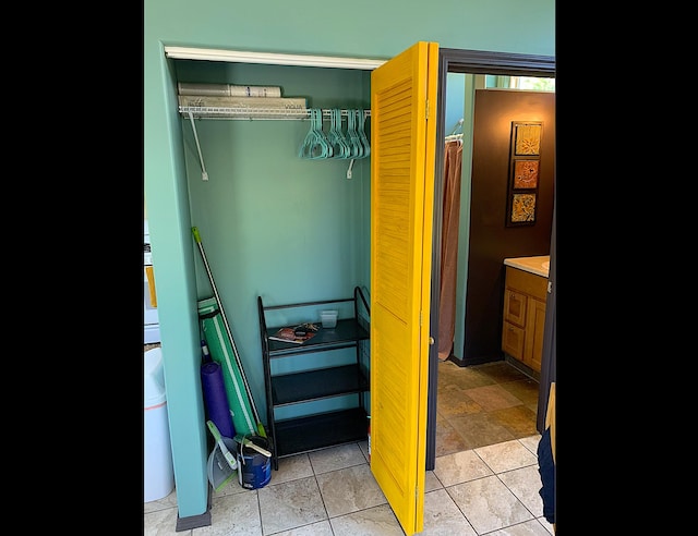 12-311 W Pohakupele Loop, Pahoa, HI 96778 - full bath featuring vanity and curtained shower