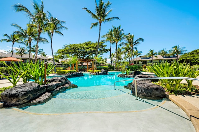 68-1122 Na Ala Hele Rd Unit Q23, Kamuela, HI 96743 - community pool with a pergola
