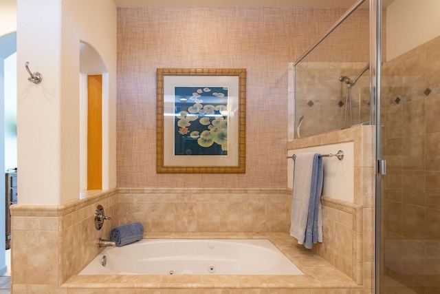 68-1125 Kaniku Dr Unit 706, Kamuela, HI 96743 - full bath featuring a tub with jets and a shower stall