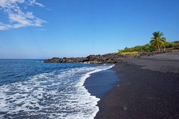 Kukui O Pae Pl, Captain Cook, HI 96704