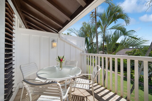 2253 Poipu Rd Unit 109, Koloa, HI 96756 - balcony featuring outdoor dining area