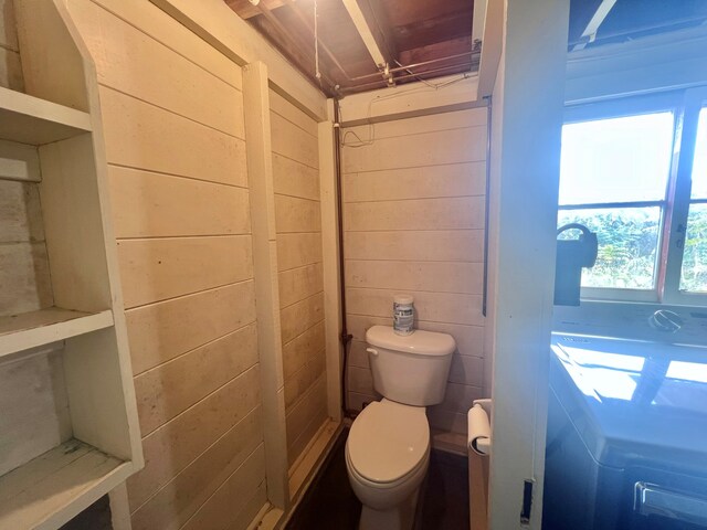 1395 Ainaola Dr, Hilo, HI 96720 - bathroom featuring toilet and washer / clothes dryer