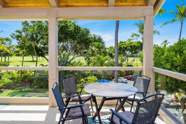 78-6800 Alii Dr Unit 6301, Kailua-Kona, HI 96740 - sunroom / solarium featuring golf course view