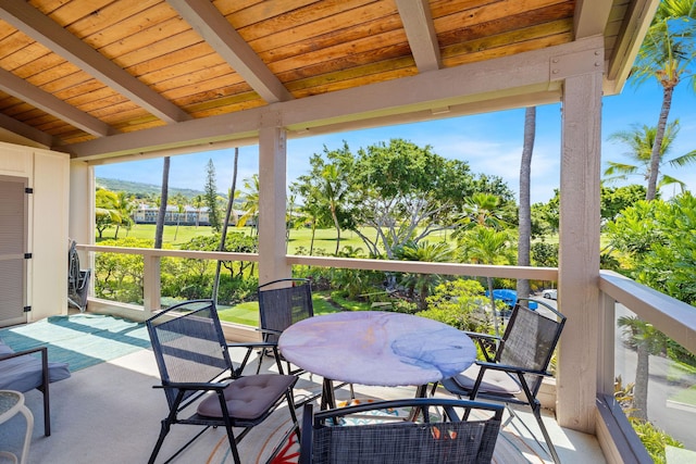78-6800 Alii Dr Unit 6301, Kailua-Kona, HI 96740 - balcony featuring outdoor dining space