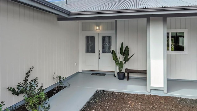 15-1517 Beach Rd, Keaau, HI 96749 - entrance to property featuring metal roof