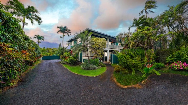 5390 Weke Rd, Hanalei, HI 96722 - view of front of house featuring a balcony