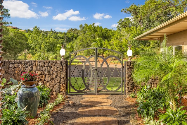 1001-L Puu Rd Unit 2, Kalaheo, HI 96741 - view of gate