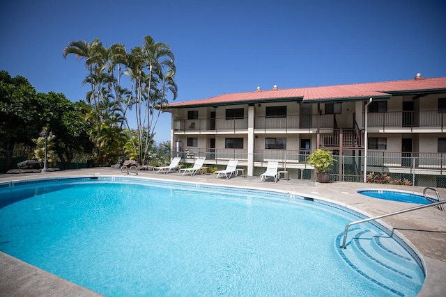 77-6585 Seaview Cir Unit 104, Kailua-Kona, HI 96740 - community pool featuring a patio area