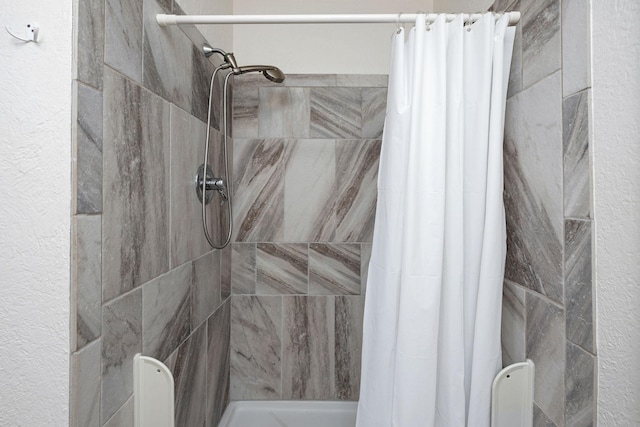 78-6800 Alii Dr Unit 7304, Kailua-Kona, HI 96740 - full bathroom with tiled shower