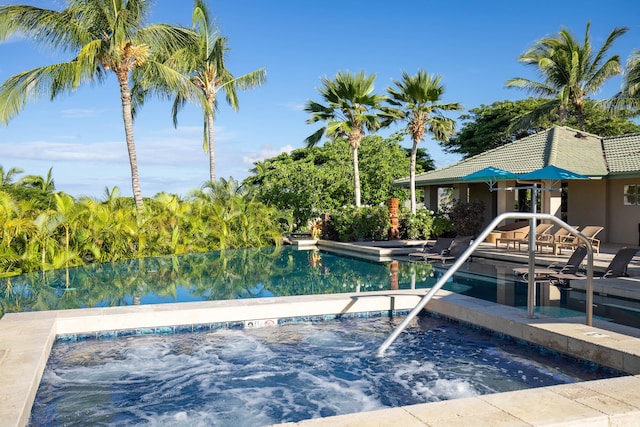 62-3600 Amaui Pl Unit K202, Kamuela, HI 96743 - swimming pool with a hot tub and a patio area