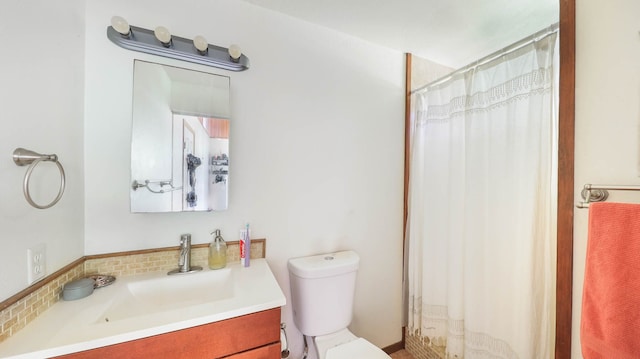 566-A Puuopae Rd, Kapaa, HI 96746 - full bath featuring vanity, toilet, a shower with curtain, and tasteful backsplash