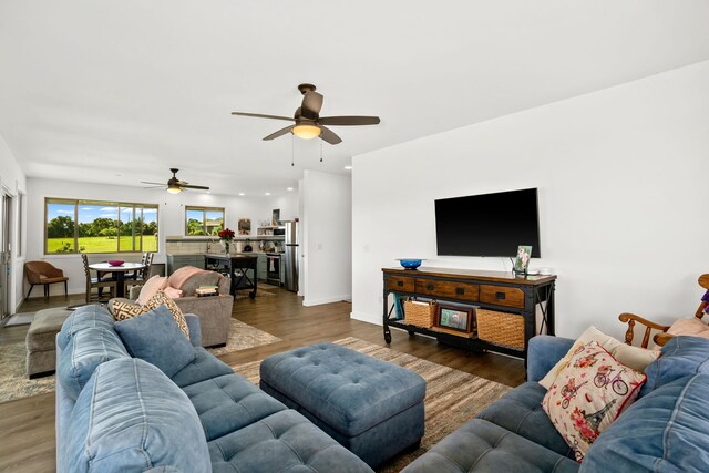 6421-L Hauiki Rd, Kapaa, HI 96746 - living area with a ceiling fan, wood finished floors, recessed lighting, and baseboards