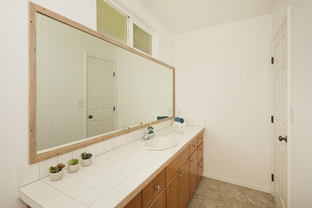 15-1765 23rd Ave, Keaau, HI 96749 - bathroom featuring vanity and baseboards