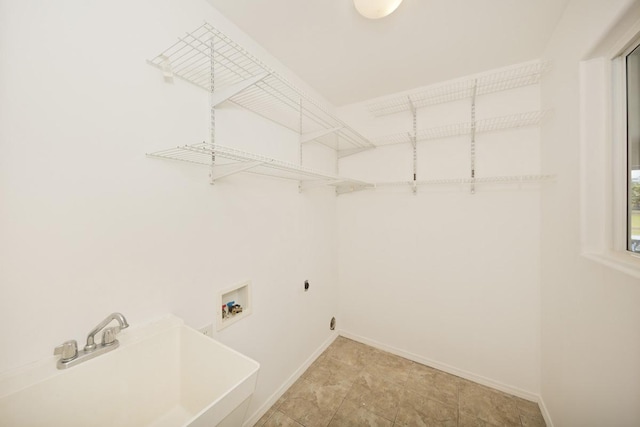 15-1765 23rd Ave, Keaau, HI 96749 - laundry room with baseboards, hookup for a washing machine, and electric dryer hookup