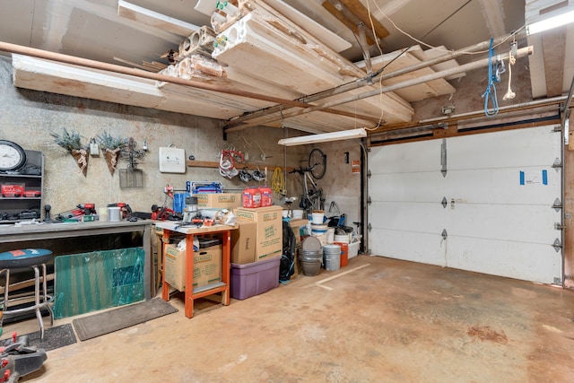 3719 Uwao St, Hanapepe, HI 96716 - garage featuring a workshop area