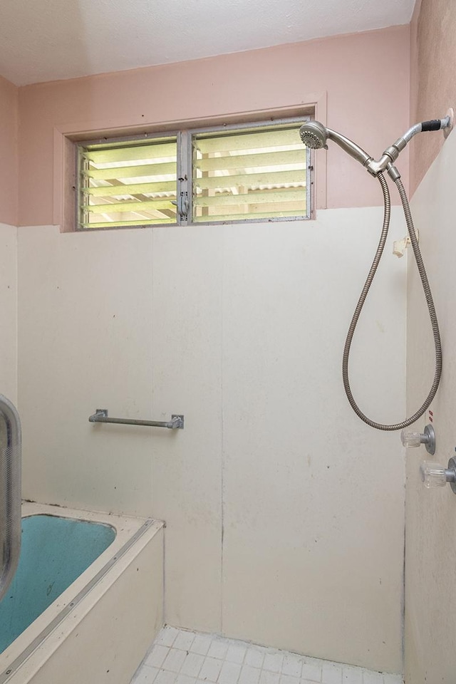 17-549 Ipuaiwaha St, Keaau, HI 96749 - full bath with a tub to relax in
